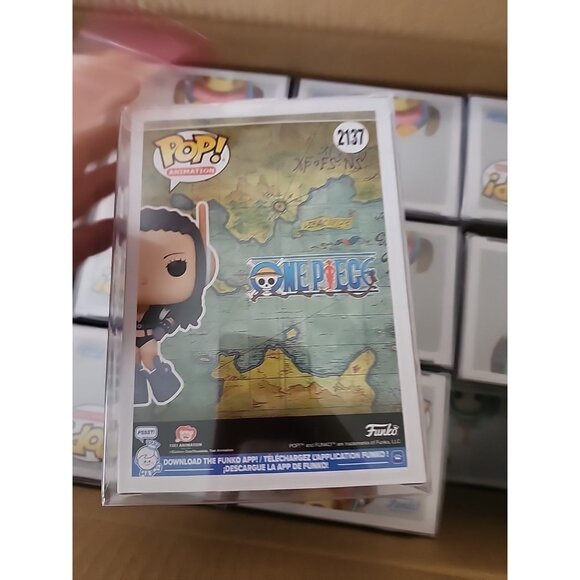 Funko Pop! Vinyl: One Piece - Nico Robin (Egghead Arc) #2137 with Protector - Picture 3 of 5